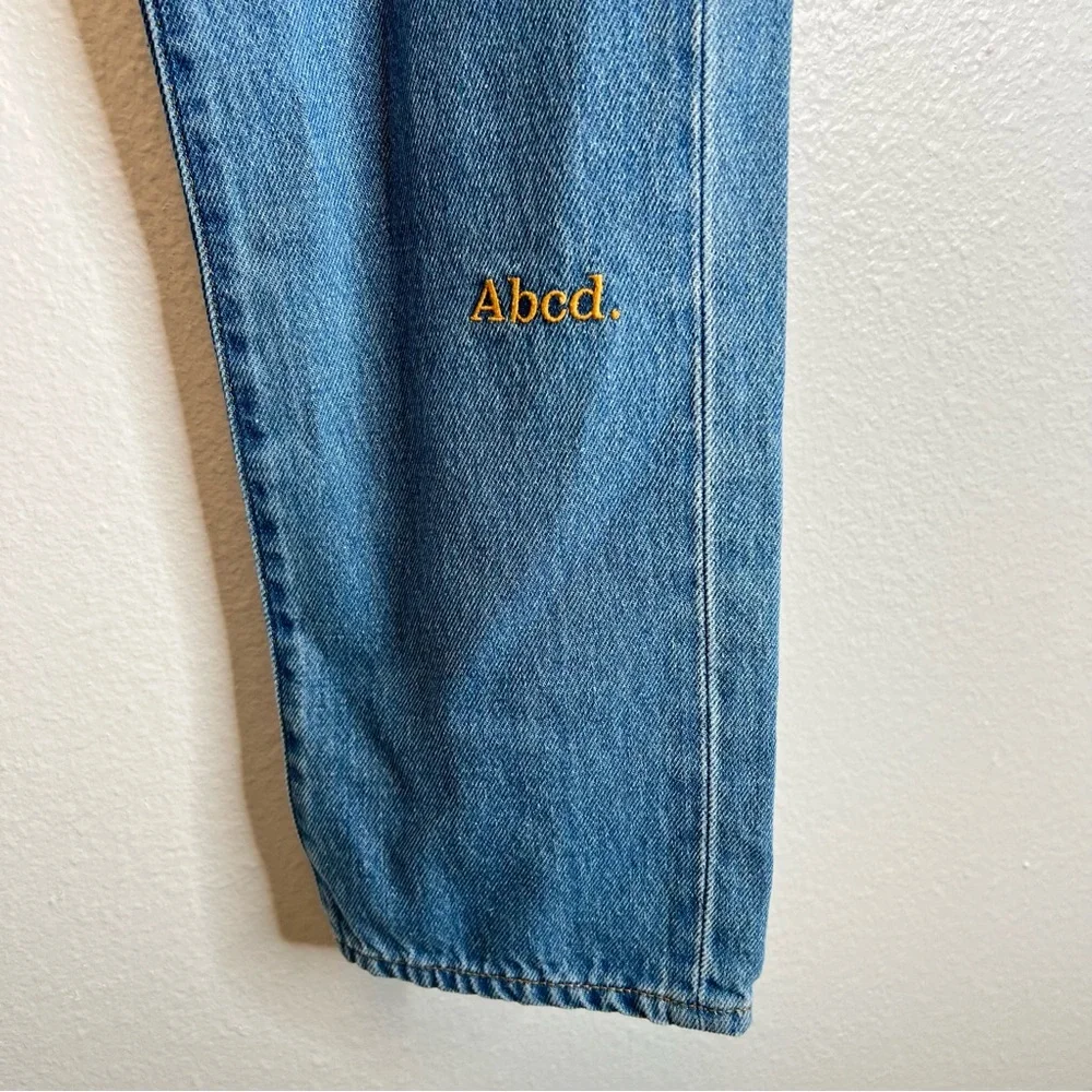 Advisory Board Crystals Abcd. Men’s light wash denim jeans size 32
